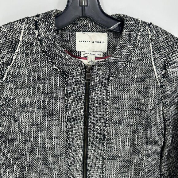 3/$25 Banana Republic Tweed Blazer Jacket 2 Fringe Trim Zip Up Collarless Black - Picture 6 of 8